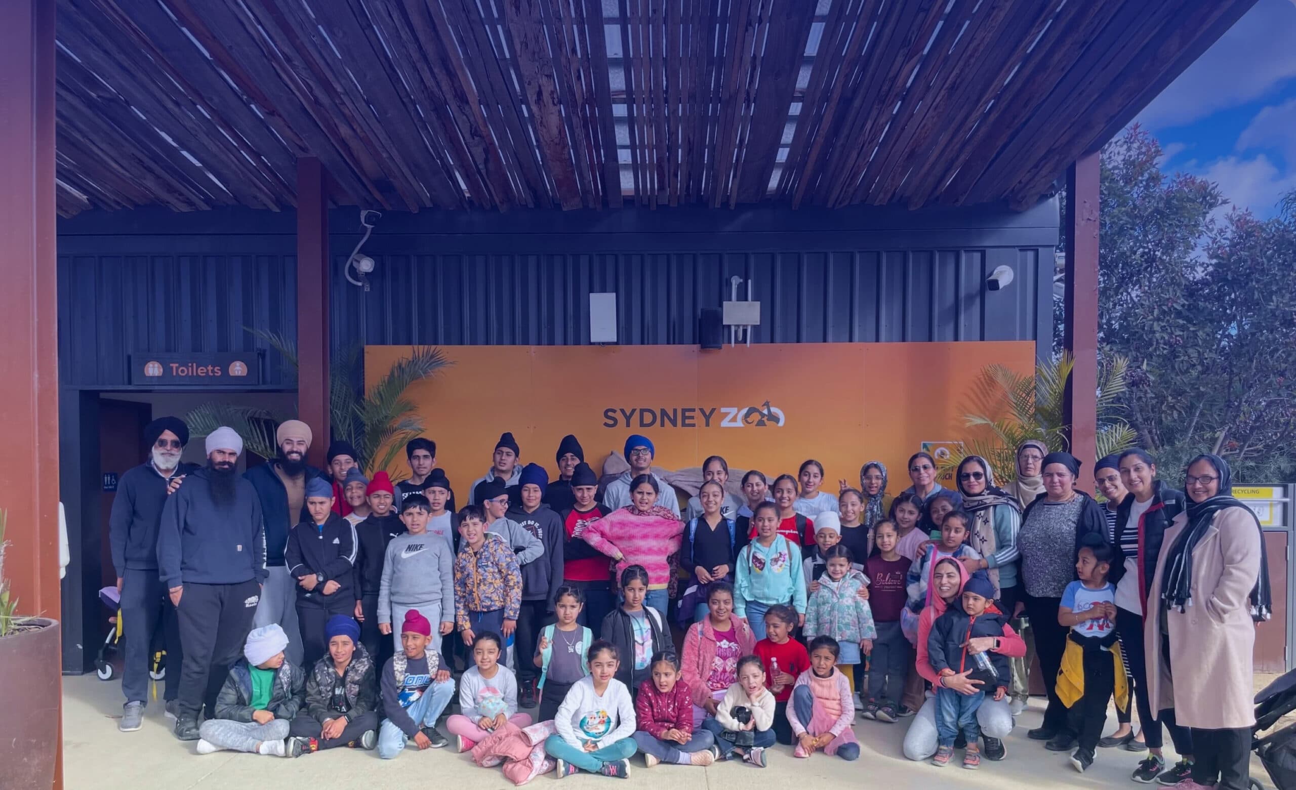 Gobind Sarvar Sydney students and teachers